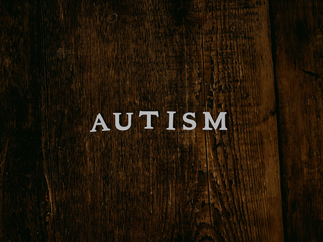 Desmontando estereotipias sobre el autismo: Rompiendo barreras y promoviendo la inclusión